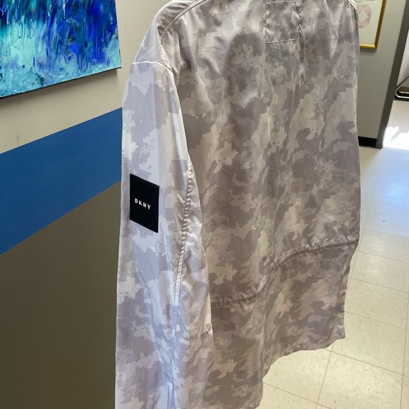 DKNY Mens L White Camo hooded wind breaker - Picture 2 of 5